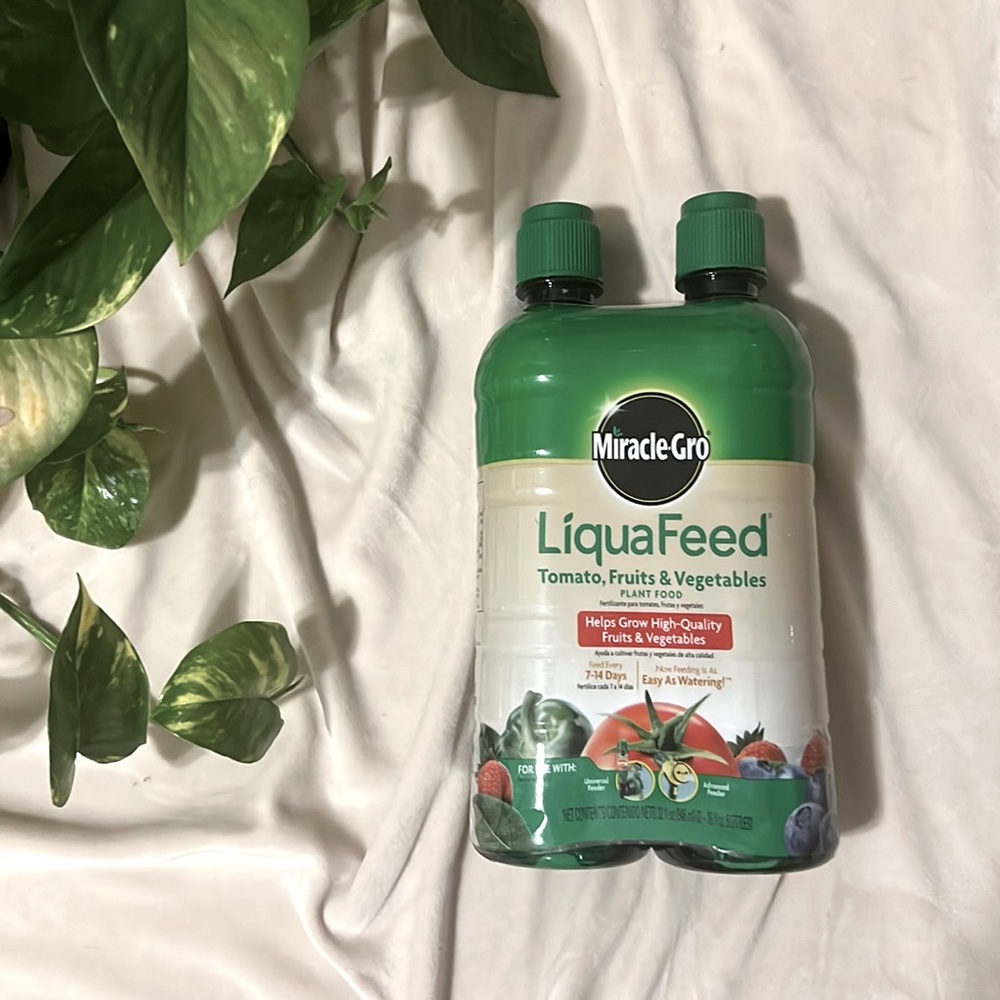 Miracle-Gro LiquaFeed for Tomatoes, Fruits, & Vegetables
